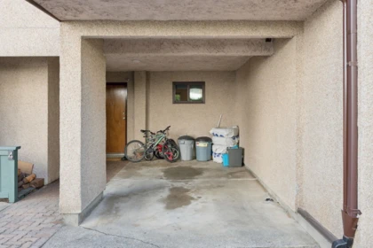 Swimming Pool Photo of 4 220 W 16th Street, North Vancouver, BC