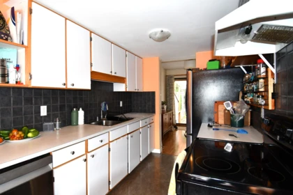 Breakfast Nook Photo of 15855 Alder Place, Surrey, BC