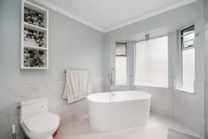 Hallway Photo of 14926 83a Avenue, Surrey, BC