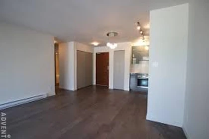 Dining Area Photo of 810 161 W Georgia Street, Vancouver, BC