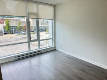 Entry Foyer Photo of 810 161 W Georgia Street, Vancouver, BC
