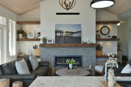Dining Area Photo of 605 Woodland Avenue, Gibsons, BC
