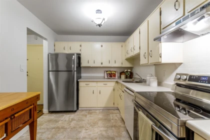 108 1561 Vidal Street, White Rock, BC, White Rock — Apartment/Condo for sale