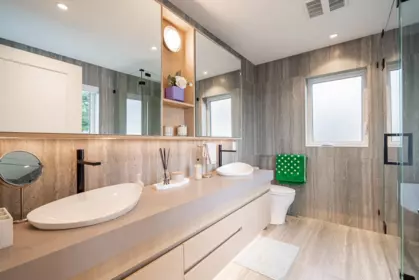 Kitchen Photo of 2 3674 Oxford Street, Vancouver, BC