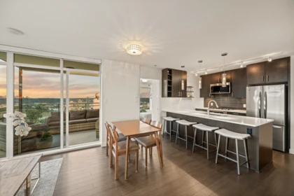 Kitchen Island Photo of 2101 608 Belmont Street, New Westminster, BC