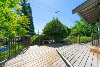 Hallway Photo of 3341 Marine Drive, West Vancouver, BC