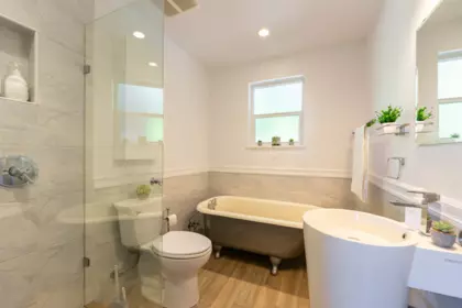 Powder Room Photo of 3341 Marine Drive, West Vancouver, BC