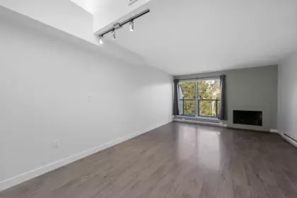 3 1355 W 4th Avenue, Vancouver, BC, Vancouver — Townhouse for sale