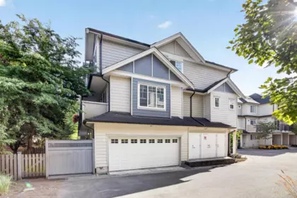 Family Room Photo of 191 13898 64 Avenue, Surrey, BC