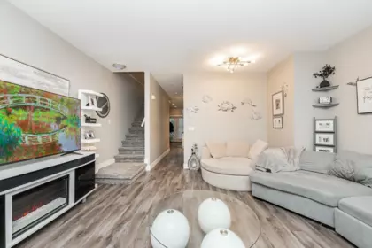 Kitchen Island Photo of 15 21535 88 Avenue, Langley, BC