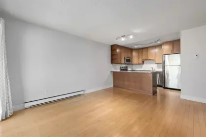 Walk-In Closet Photo of 401 2920 Ash Street, Vancouver, BC