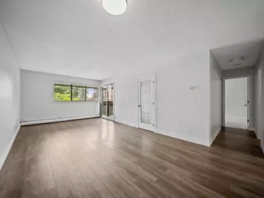 318 1561 Vidal Street, White Rock, BC, White Rock — Apartment/Condo for sale