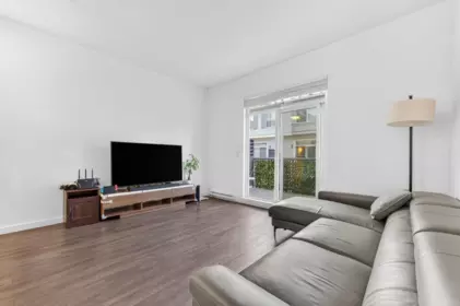 Kitchen Photo of 80 16678 25 Avenue, Surrey, BC