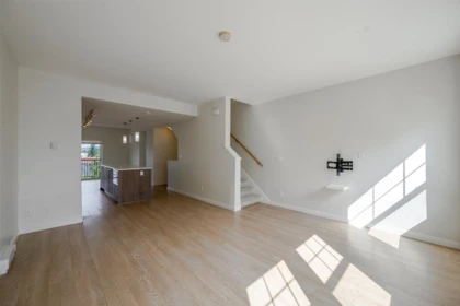 Primary Bedroom Photo of 77 32633 Simon Avenue, Abbotsford, BC