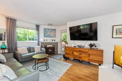 Hallway Photo of 105 16137 83 Avenue, Surrey, BC
