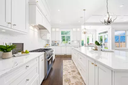 Kitchen Island Photo of 13062 15a Avenue, Surrey, BC