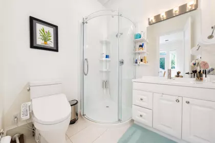 Laundry Room Photo of 13062 15a Avenue, Surrey, BC