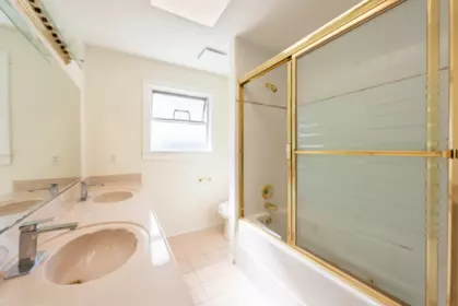 Primary Bathroom Photo of 6775 Culloden Street, Vancouver, BC