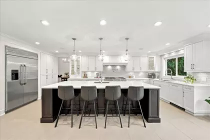 Breakfast Nook Photo of 24155 124 Avenue, Maple Ridge, BC