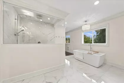 Hallway Photo of 24155 124 Avenue, Maple Ridge, BC