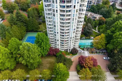 Swimming Pool Photo of 603 6188 Patterson Avenue, Burnaby, BC