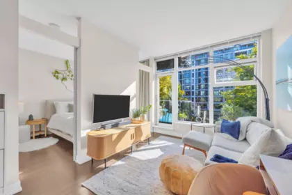 Living Room Photo of 317 1777 W 7th Avenue, Vancouver, BC