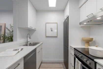 Primary Bathroom Photo of 207 2410 Cornwall Avenue, Vancouver, BC