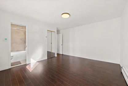 Entry Foyer Photo of 1070 E 40th Avenue, Vancouver, BC