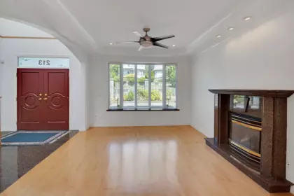 Family Room Photo of 213 W 28th Street, North Vancouver, BC