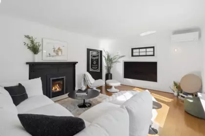 Family Room Photo of 3137 W 24th Avenue, Vancouver, BC