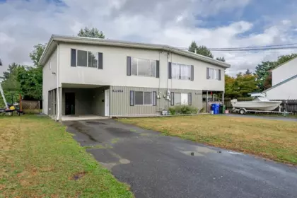 45217 Lazenby Road, Chilliwack, BC, Chilliwack — Duplex for sale