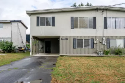 45217 Lazenby Road, Chilliwack, BC, Chilliwack — Duplex for sale