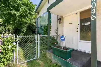 9046 Broadway Street, Chilliwack, BC, Chilliwack — Single Family Residence for sale