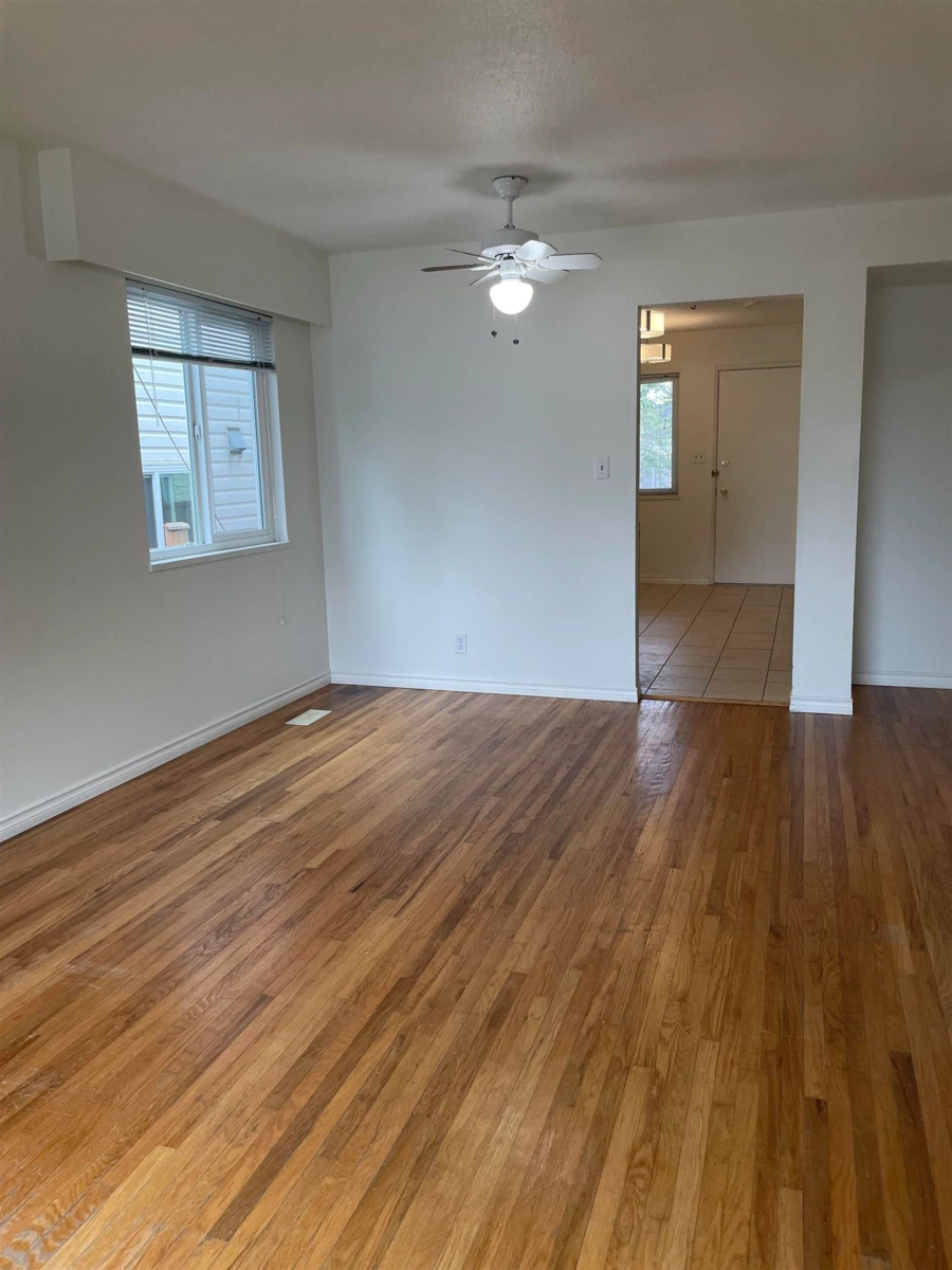 Living Room Photo of 8427 -8431 Shaughnessy Street, Vancouver, BC