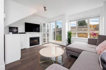 31 4055 Pender Street, Burnaby, BC, Burnaby — Townhouse for sale