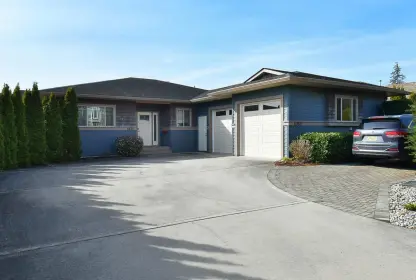 6383 Picadilly Place, Sechelt, BC, Sechelt — Single Family Residence for sale