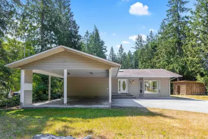 7963 Southwood Road, Halfmoon Bay, BC, Halfmoon bay — Single Family Residence for sale