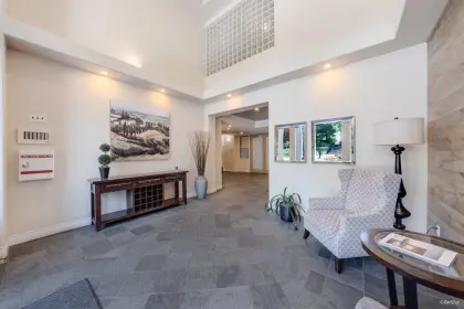 401 3280 Plateau Boulevard, Coquitlam, BC, Coquitlam — Apartment/Condo for sale
