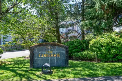 401 3280 Plateau Boulevard, Coquitlam, BC, Coquitlam — Apartment/Condo for sale