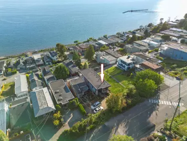 15438 Columbia Avenue, White Rock, BC, White rock — Single Family Residence for sale