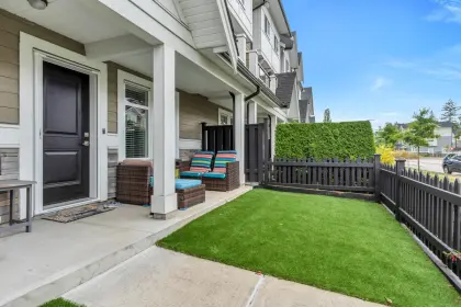 17 7374 194a Street, Surrey, BC, Surrey — Townhouse for sale