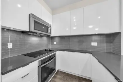 414 2665 Mountain Highway, North Vancouver, BC, North vancouver — Apartment/Condo for sale