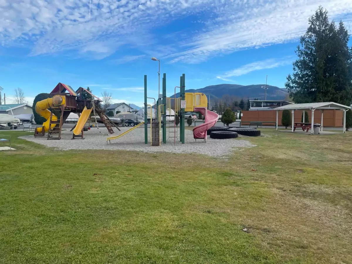Primary Bathroom Photo of 302 8400 Shook Road, Mission, BC