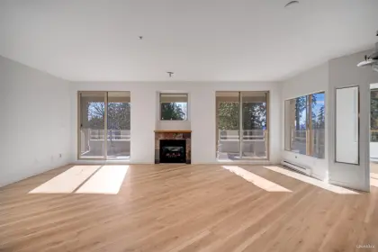 201 560 Raven Woods Drive, North Vancouver, BC, North vancouver — Apartment/Condo for sale