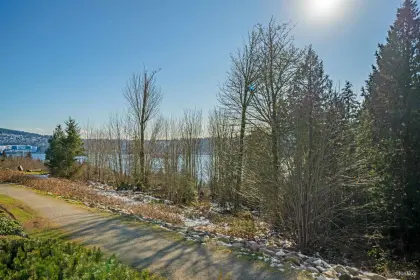 201 560 Raven Woods Drive, North Vancouver, BC, North vancouver — Apartment/Condo for sale