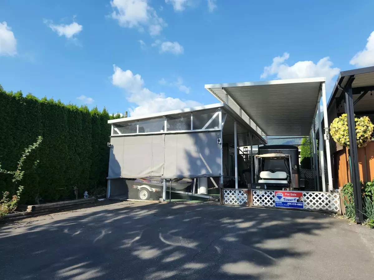 Dining Area Photo of 200 8400 Shook Road, Mission, BC