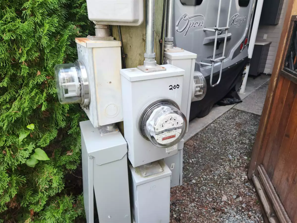 Entry Foyer Photo of 200 8400 Shook Road, Mission, BC