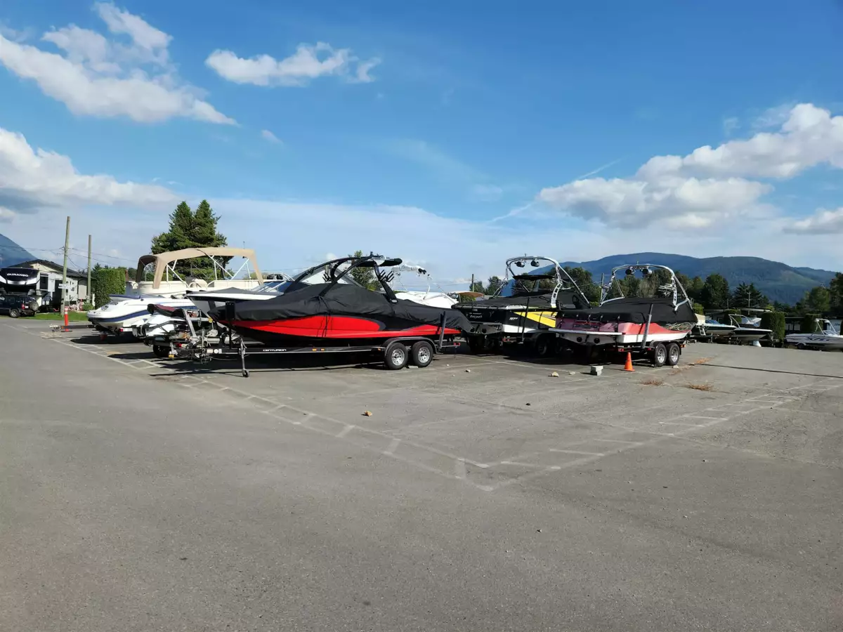 Laundry Room Photo of 200 8400 Shook Road, Mission, BC