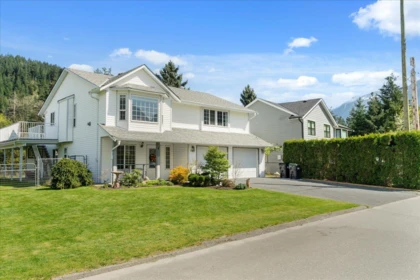 765 Olson Avenue, Hope, BC, Hope — Single Family Residence for sale