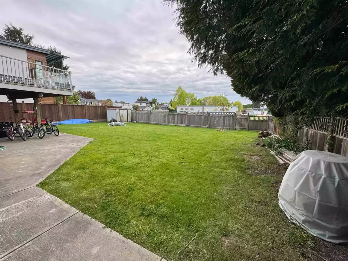 Entry Foyer Photo of 10271 Rosedene Crescent, Richmond, BC